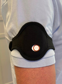 Armband bovenarm alarmknop onderweg