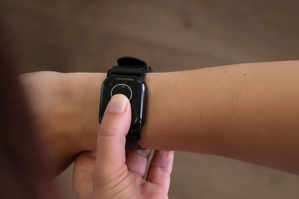 Hoe helpt een alarmknop bij vallen?
